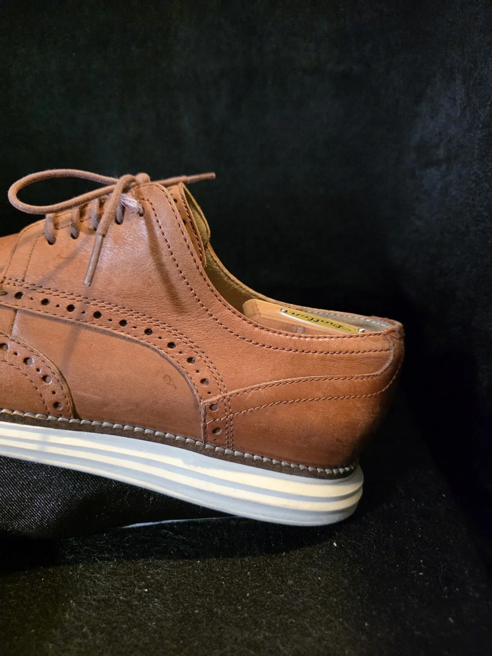 Cole Haan Men's Tan Brown Wingtip Brogue Oxfords with White Sole Size 9